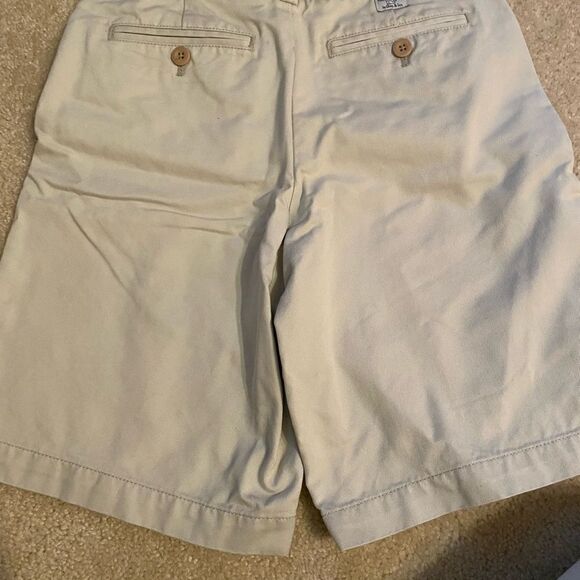 VINEYARD VINES SIZE 12 KHAKI SHORTS - Picture 6 of 8